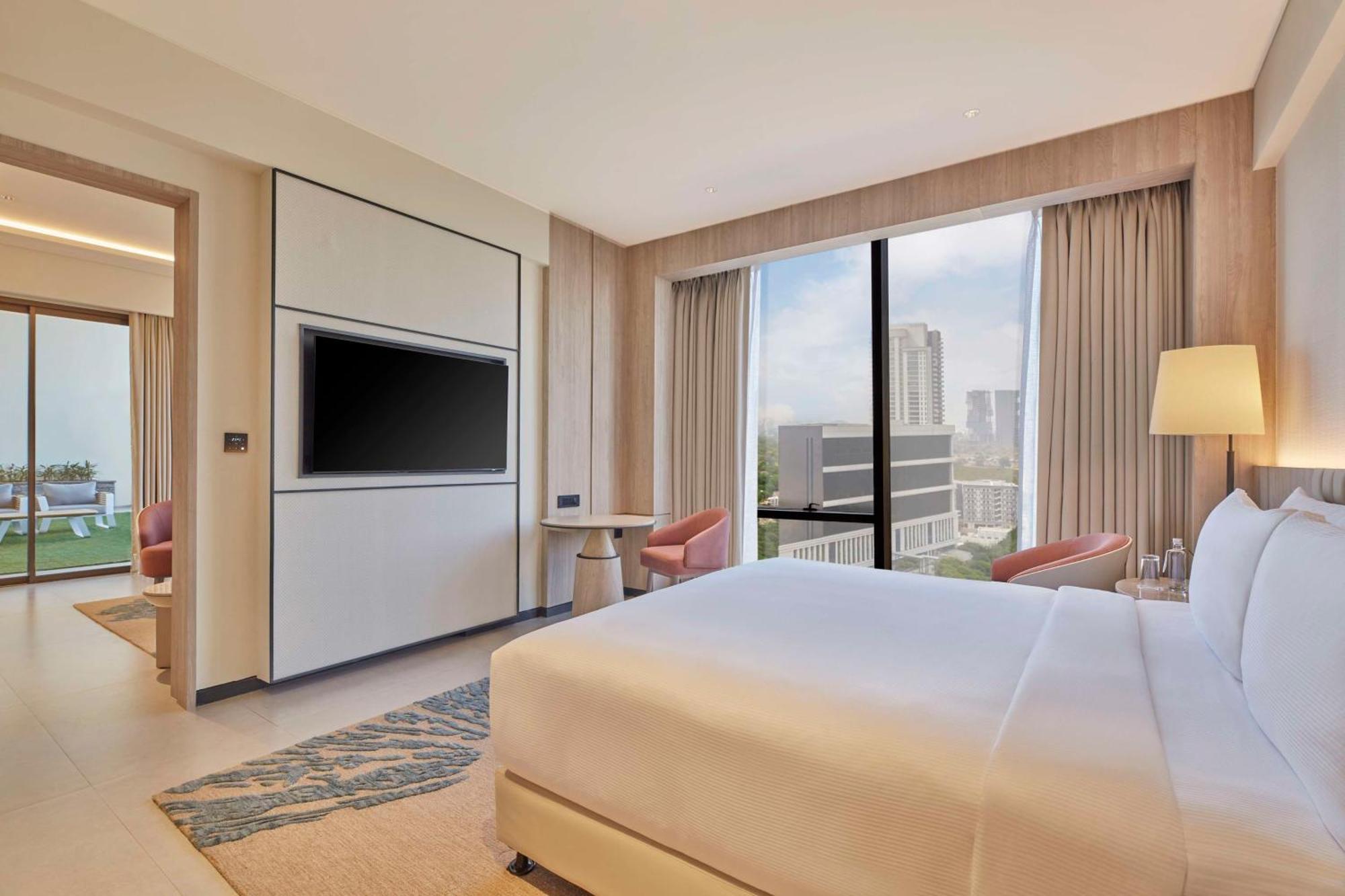Hilton Gurugram Baani City Centre Gurgaon Exterior photo